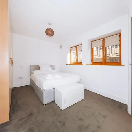 Exhilarating 2bd Flat With Outdoor Patio Dublin! Lägenhet *