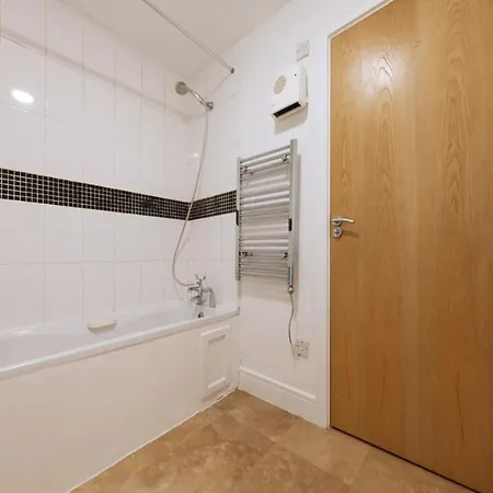Exhilarating 2bd Flat With Outdoor Patio Dublin! 公寓