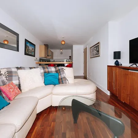 Exhilarating 2bd Flat With Outdoor Patio Dublin! *