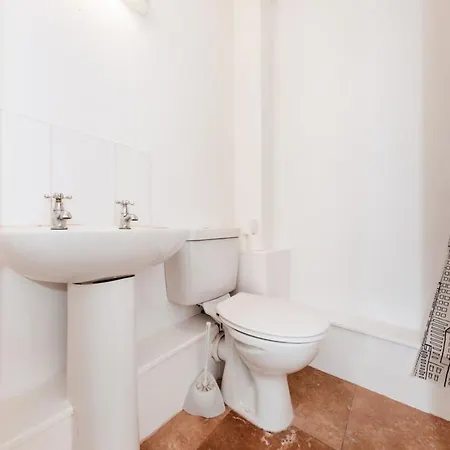 Exhilarating 2bd Flat With Outdoor Patio Dublin!