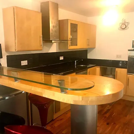 Exhilarating 2bd Flat With Outdoor Patio Dublin! דירה דבלין