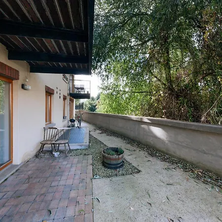 Exhilarating 2bd Flat With Outdoor Patio Dublin! דבלין